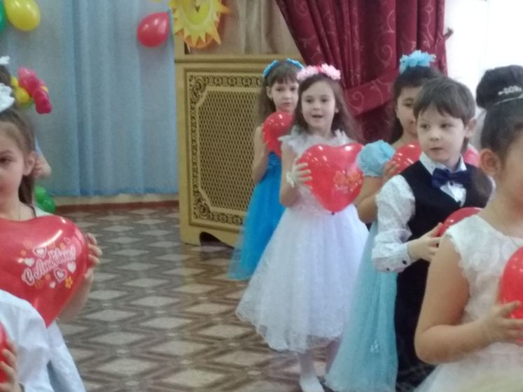 Весенний праздник в детском саду. (06.03.18)