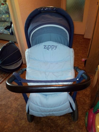 Коляска zippy.