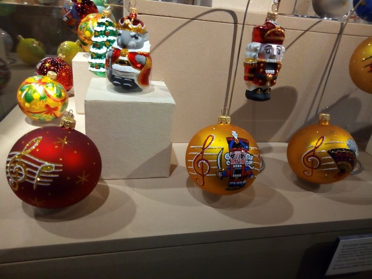 Выставка елочных игрушек в Коломенском