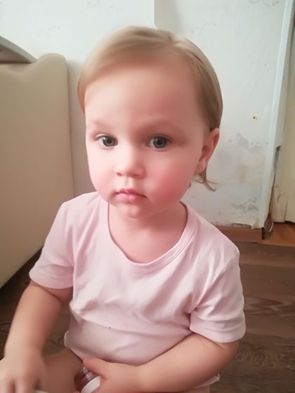 К Полиночке уже один