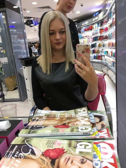 Постриглась??