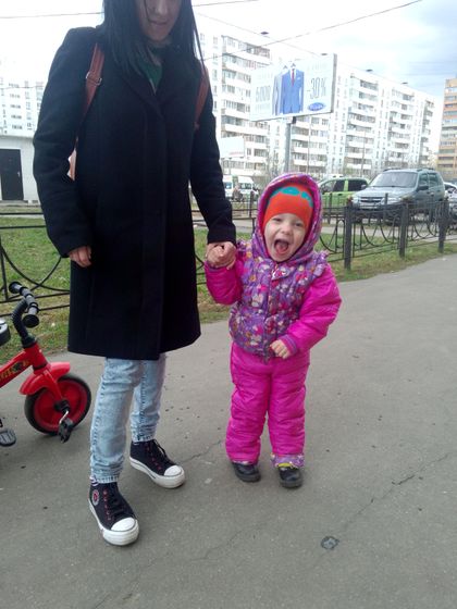Первая прогулка без опоры ))))