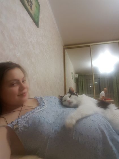 Может на погоду ноет животик....
